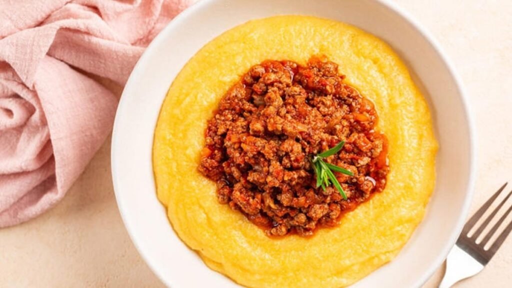 Polenta com Molho Bolonhesa Uma Receita Deliciosa para Reunir a Família